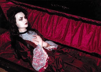 red.babe.in.coffin.jpg